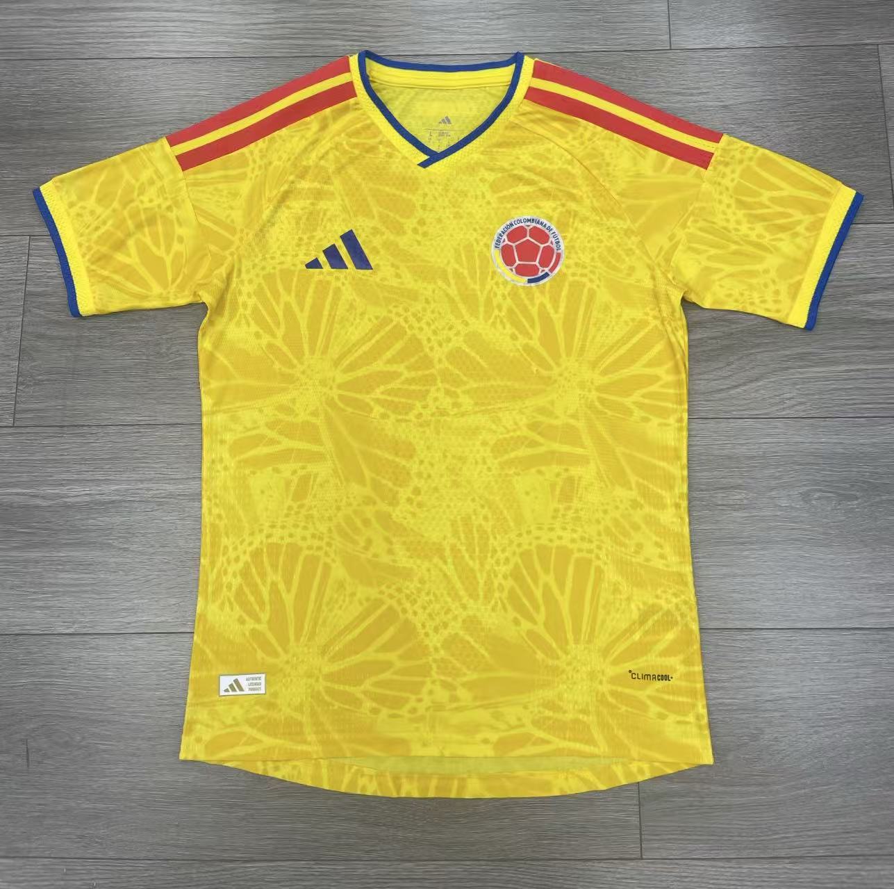 Camisa inspirada en la selección Colombia del mundial